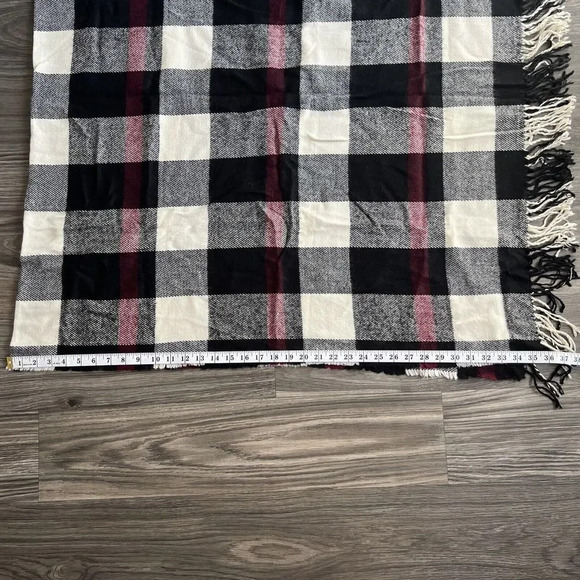 Black, White,‎ And Purple Checkered Plaid Blanket Scarf OS - Picture 4 of 5